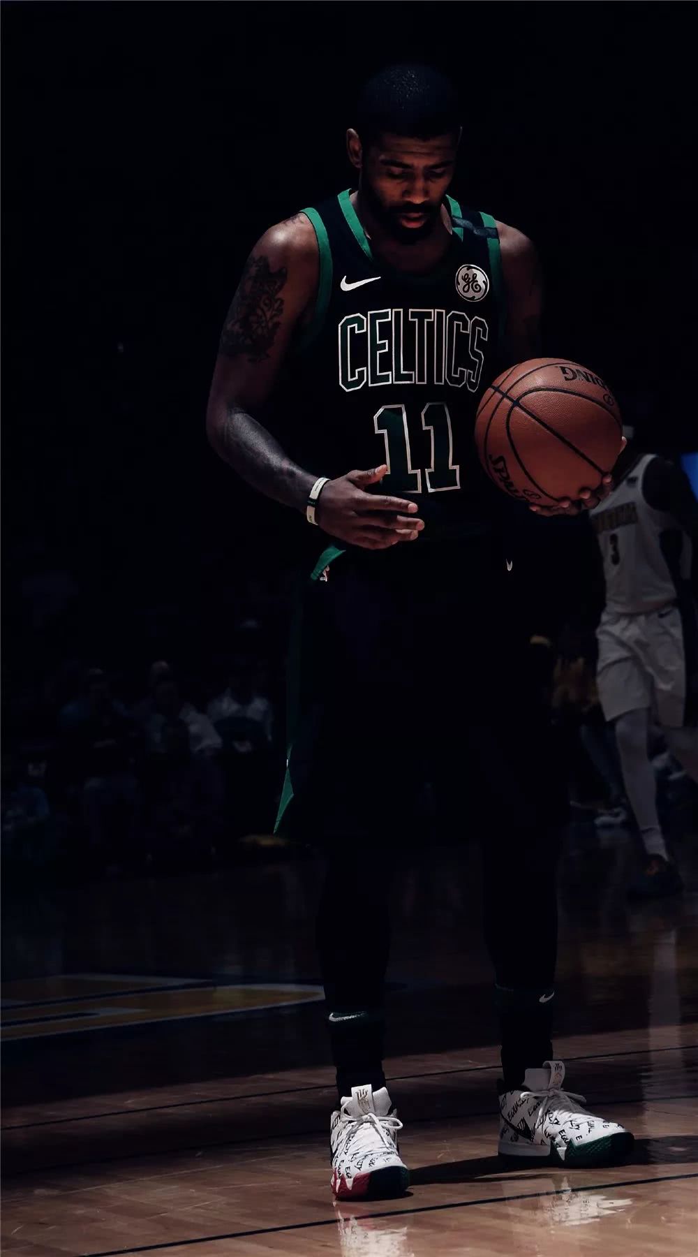 她在底线抽 她在底线抽