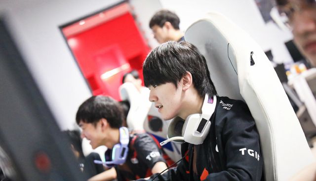 越的蛻變 越的蛻變